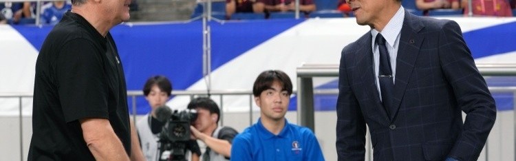 双前锋成累赘！这次被森保一教做人，伊万科维奇输给了自己的倔强