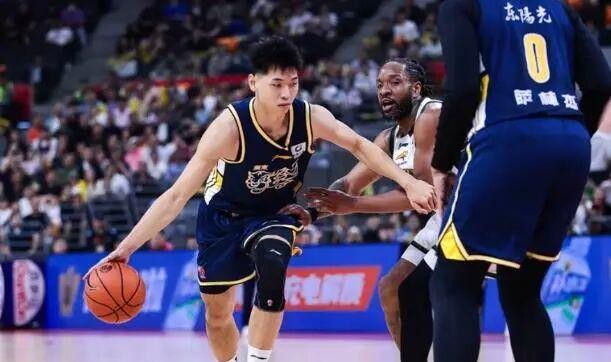 九游体育官网-广东队主场16分惨败，崔永熙首秀2分3篮板，莫兰德21篮板