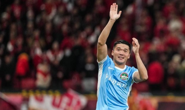 九游体育官网-10分钟三失良机！钟义浩离谱射门，姆布拉中柱，古斯塔沃险受伤